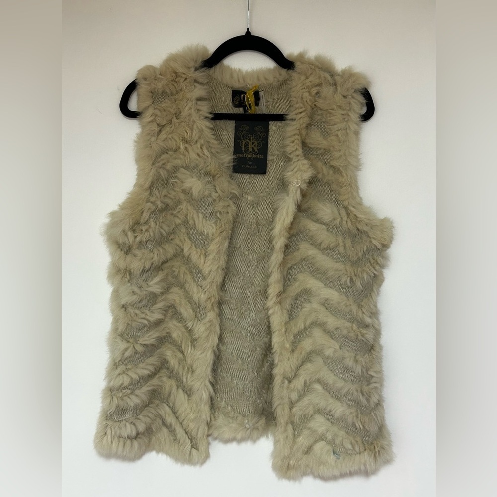 Metric Knits Fur Collection 100% Real Rabbit Fur Beige Vest NWT Size Large